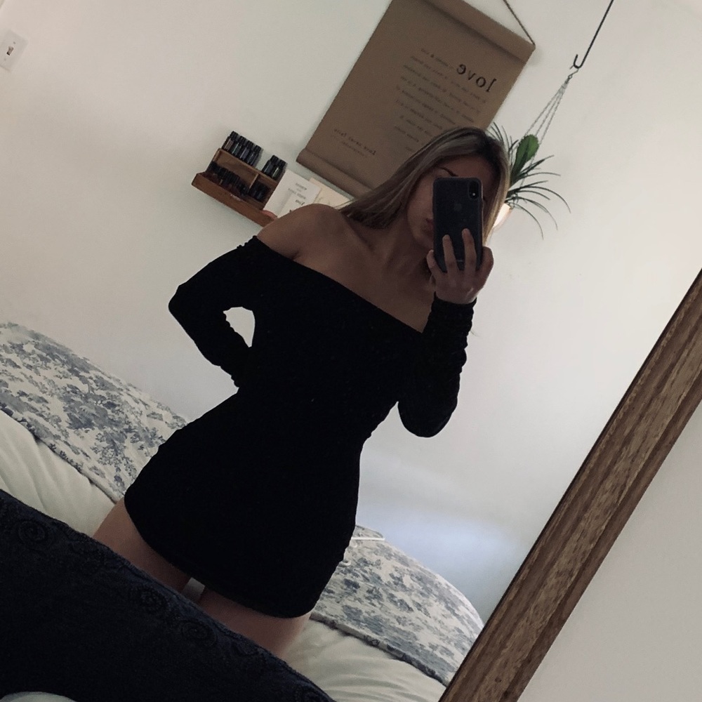 Sorellla Mini Velvet Dress